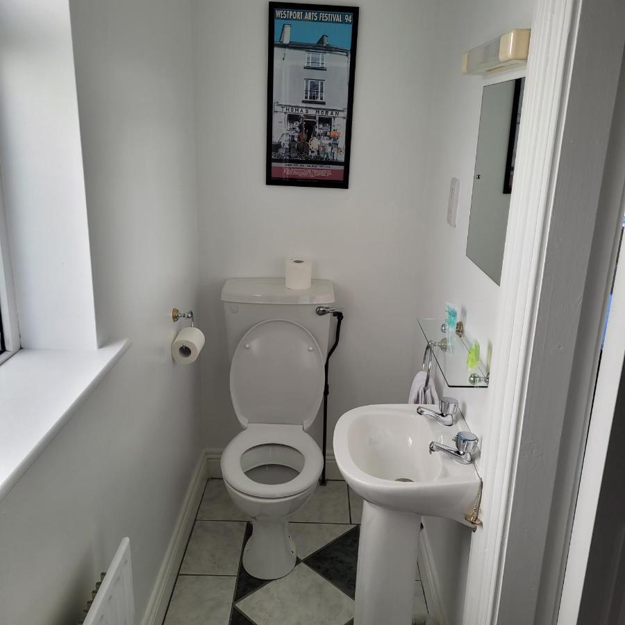Dun Maeve Guesthouse ウェストポート エクステリア 写真